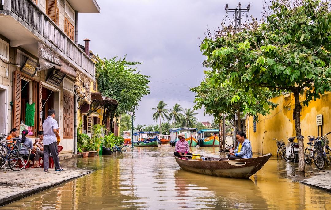 Every year in rainy season, after weeks of raining, the streets of Hoi An get flooded. Giving boat operators new opportunities.