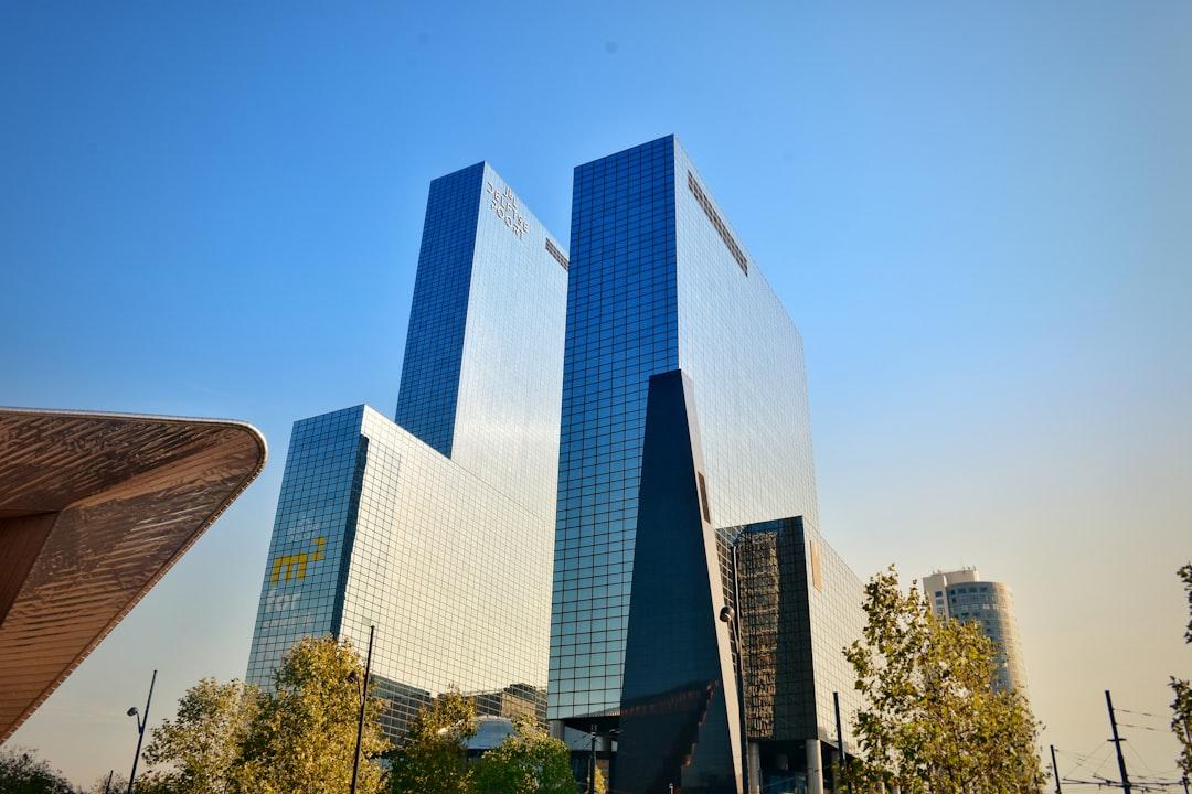 photo of the Delftse Poort building in rotterdam